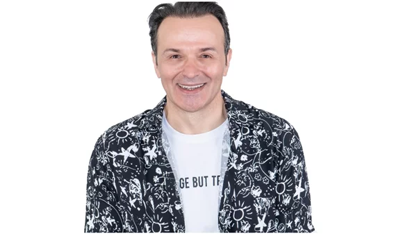 Γιώργος Ηλιόπουλος: «Η κωμωδία είναι ένα πολύ σκληρό είδος γιατί σε κάθε ατάκα εισπράττεις την αστοχία ή την ευστοχία σου»